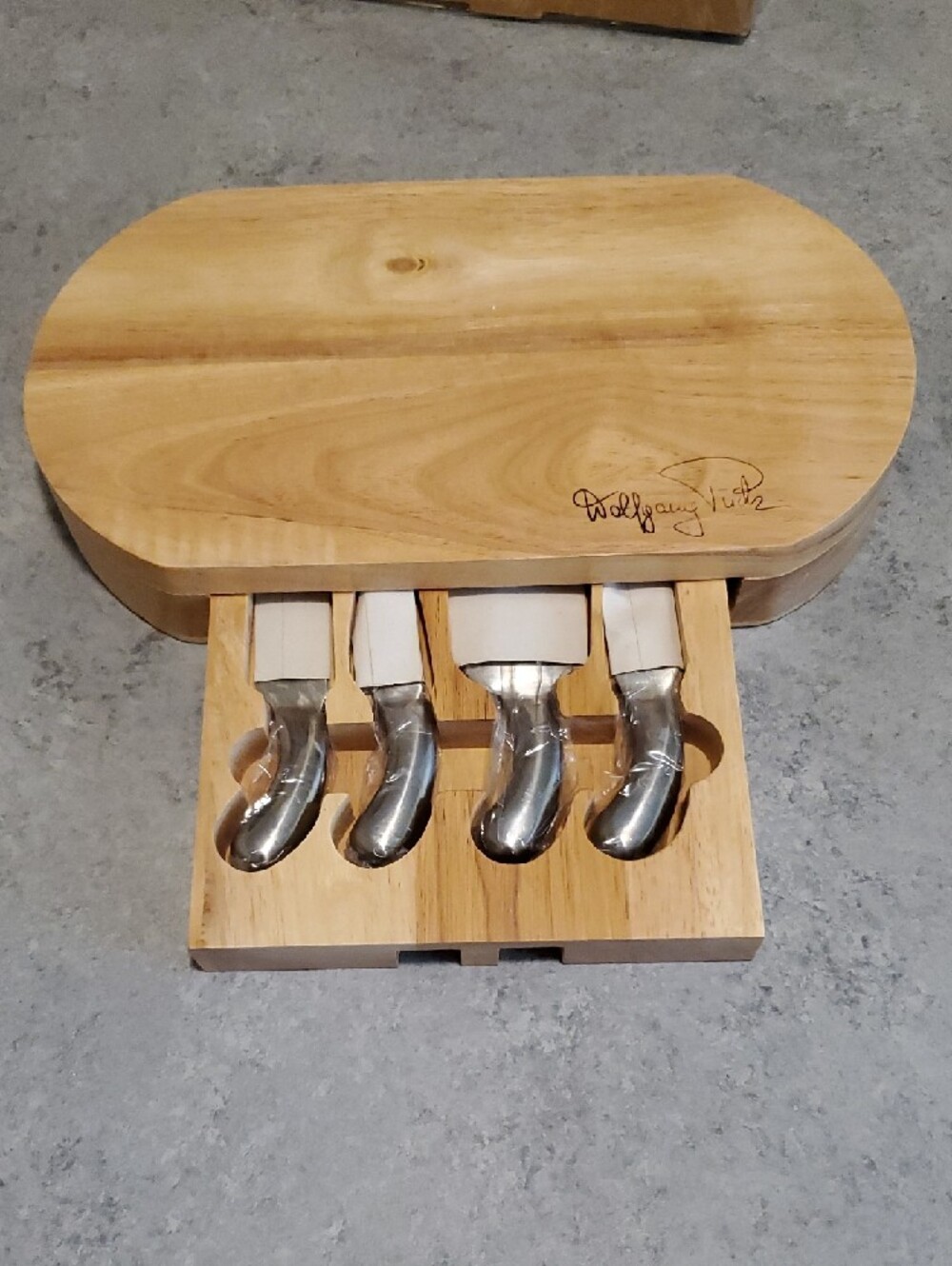 Cheese Board with Drawer and Knife Set - Natural